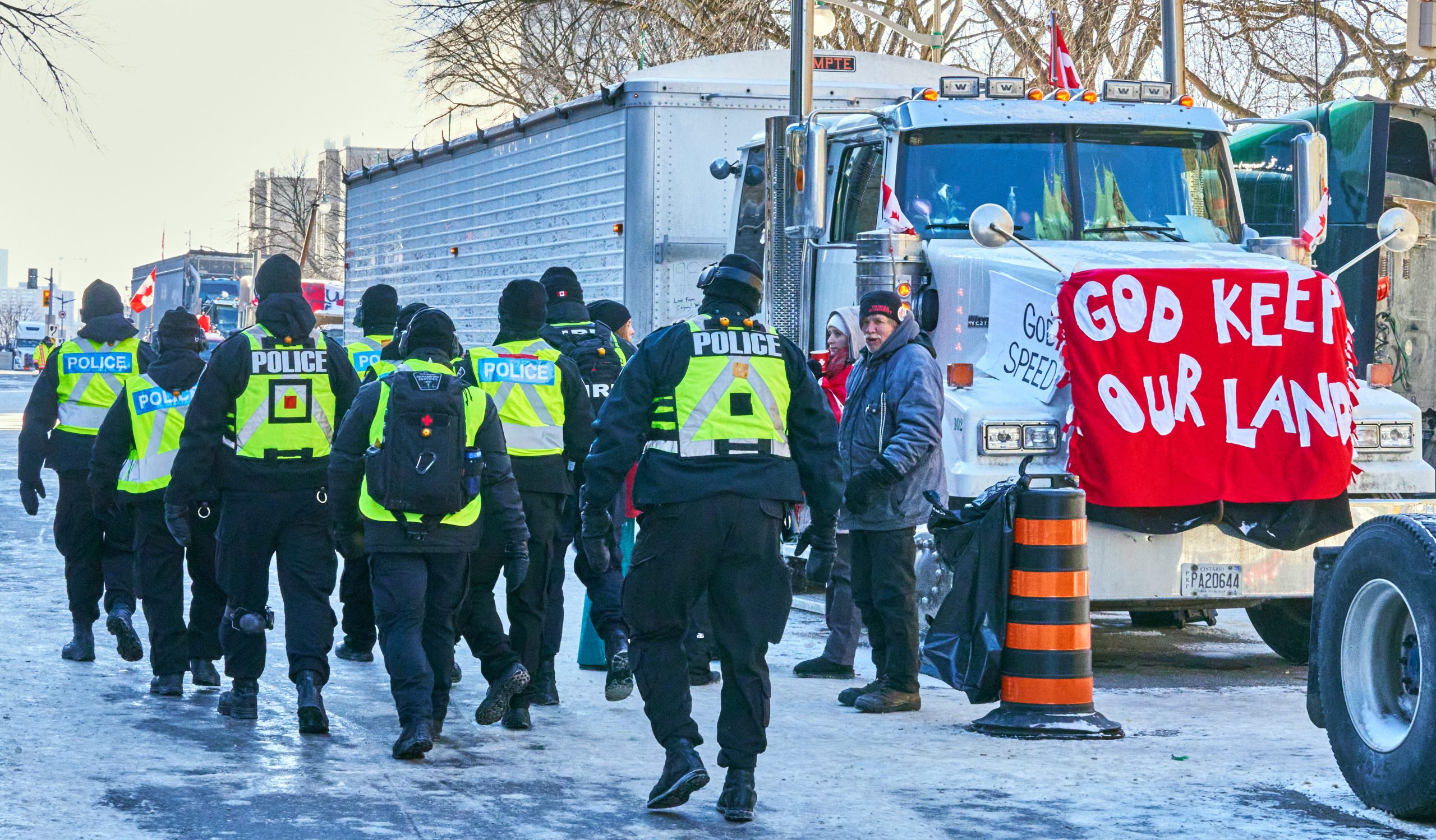 加拿大警方清场 美加边境重开