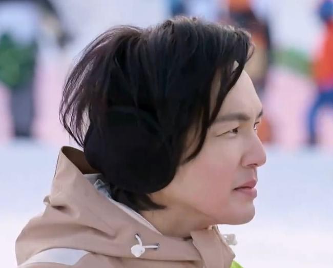 医美后遗症? 47岁锺汉良脸又肿又僵