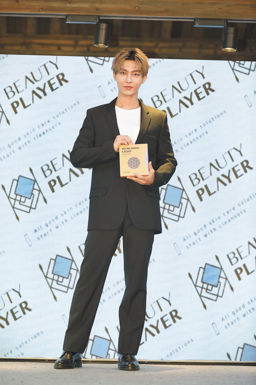 受访遇蕾神开槌喊卡15分钟 炎亚纶叹:爱情太复杂