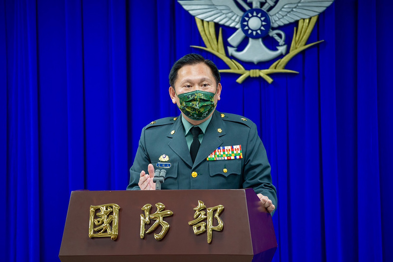 台湾/中国高空气球飘过本岛上空 国防部:气象科研使用