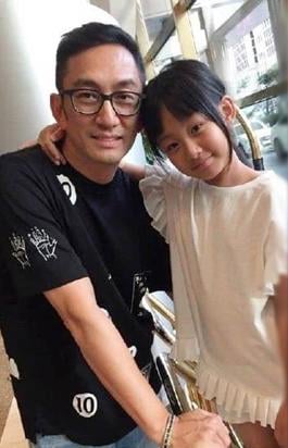 吴启华13岁女儿靓丽  网激赞︰有初恋感觉