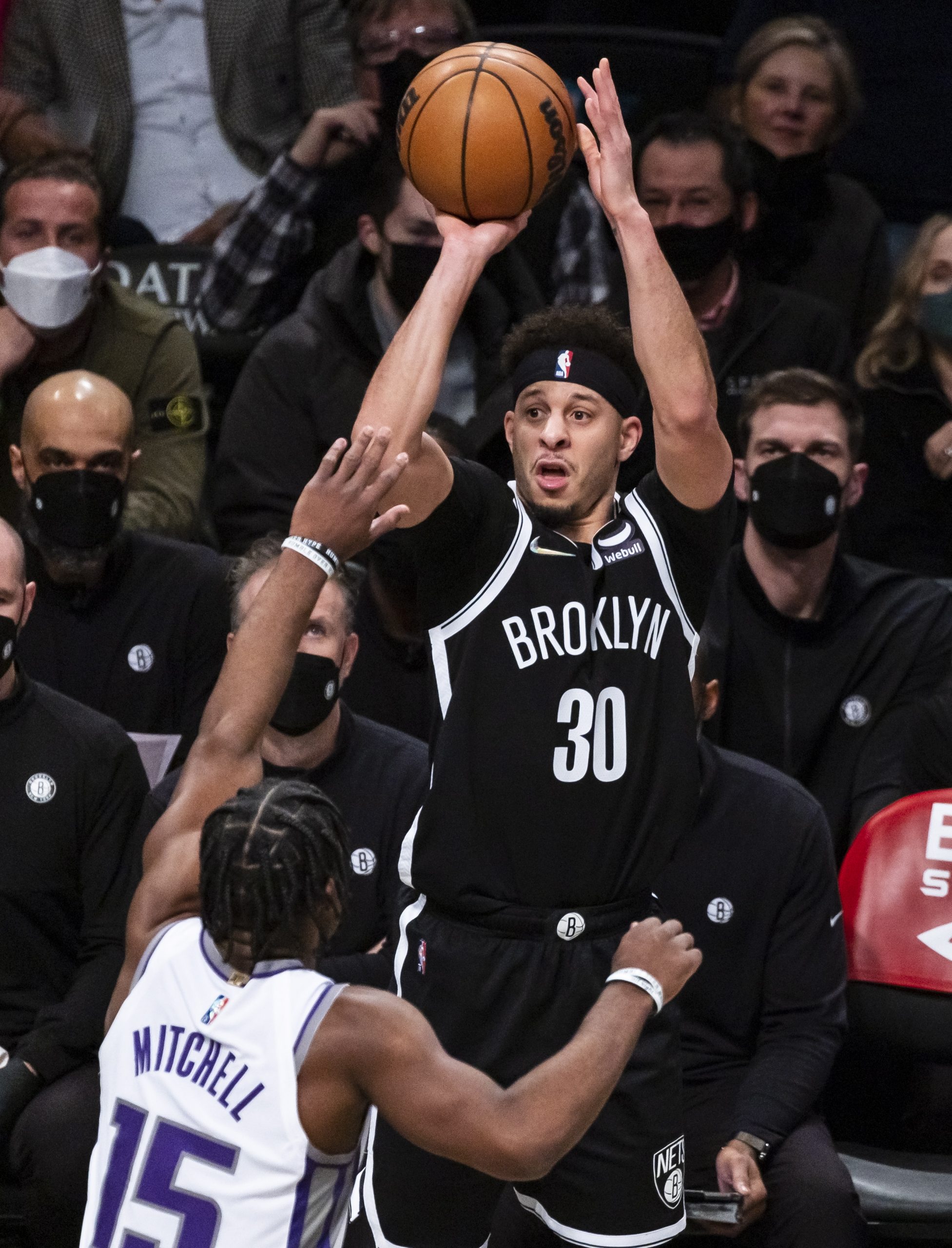 塞斯.柯里首秀引爆火力 篮网终结11连败