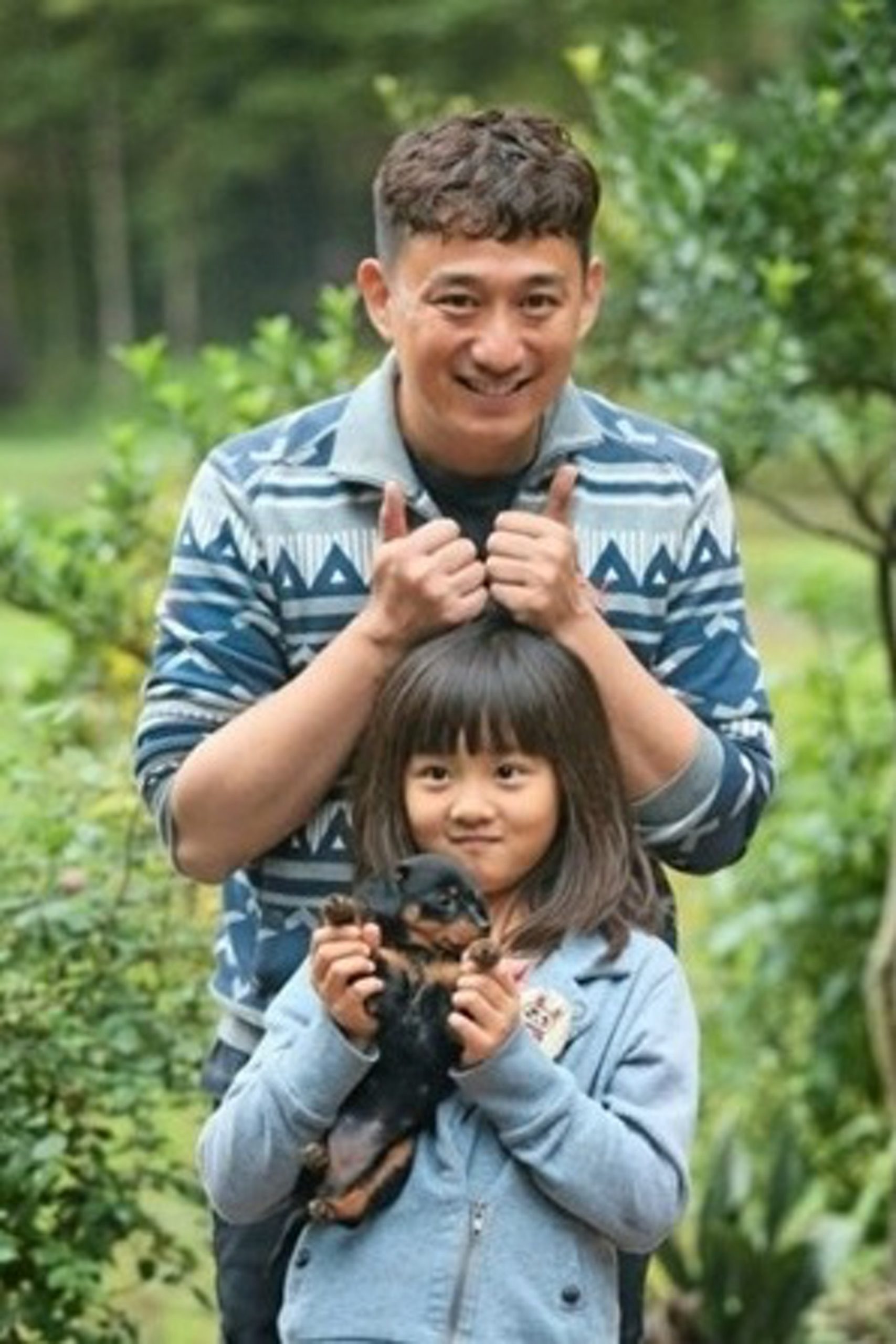 多多16岁生日晒照 网酸打扮老气