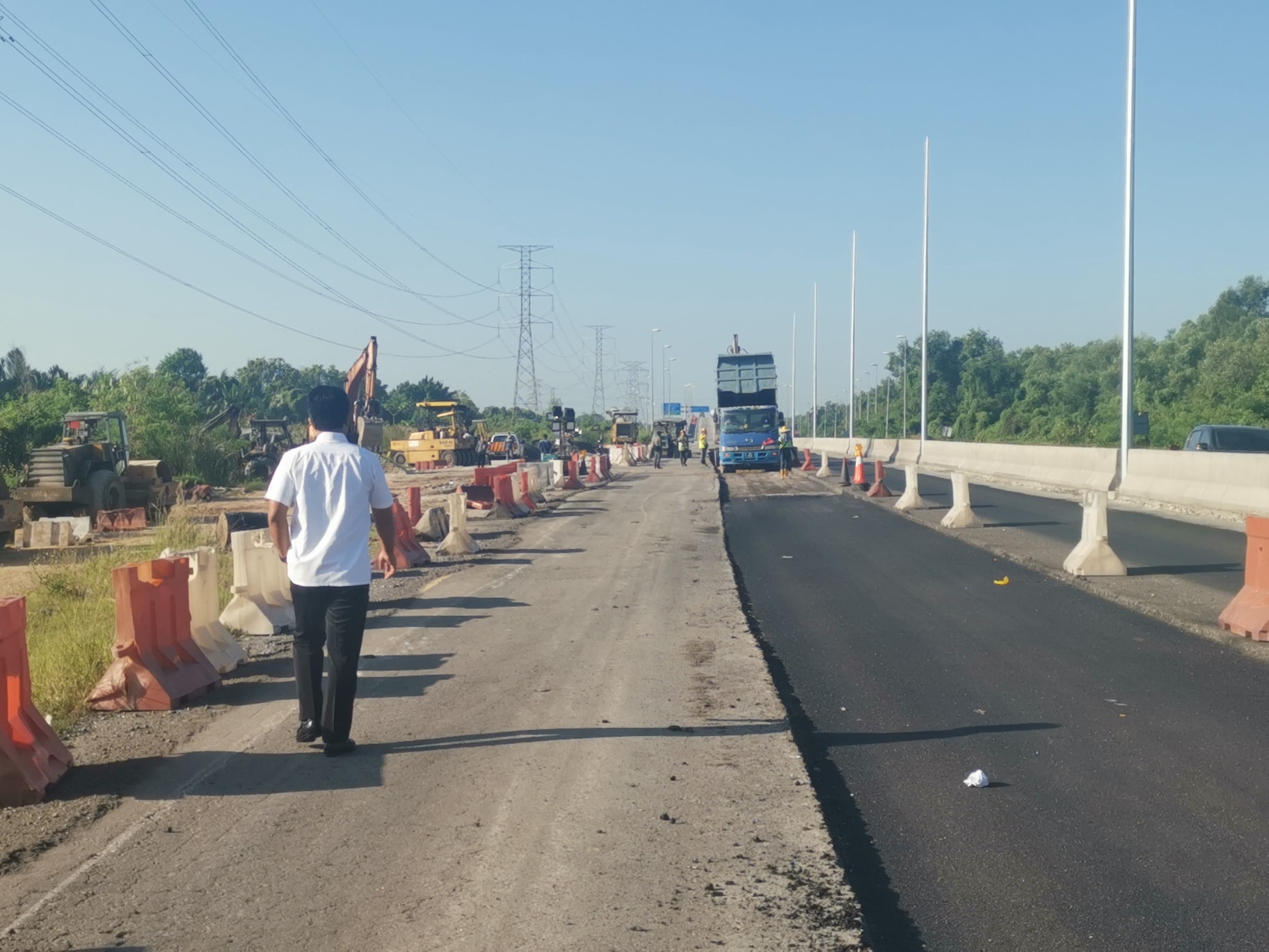 大都会/夜报副文-早报后面头/巴生西港英达岛大道提升道路