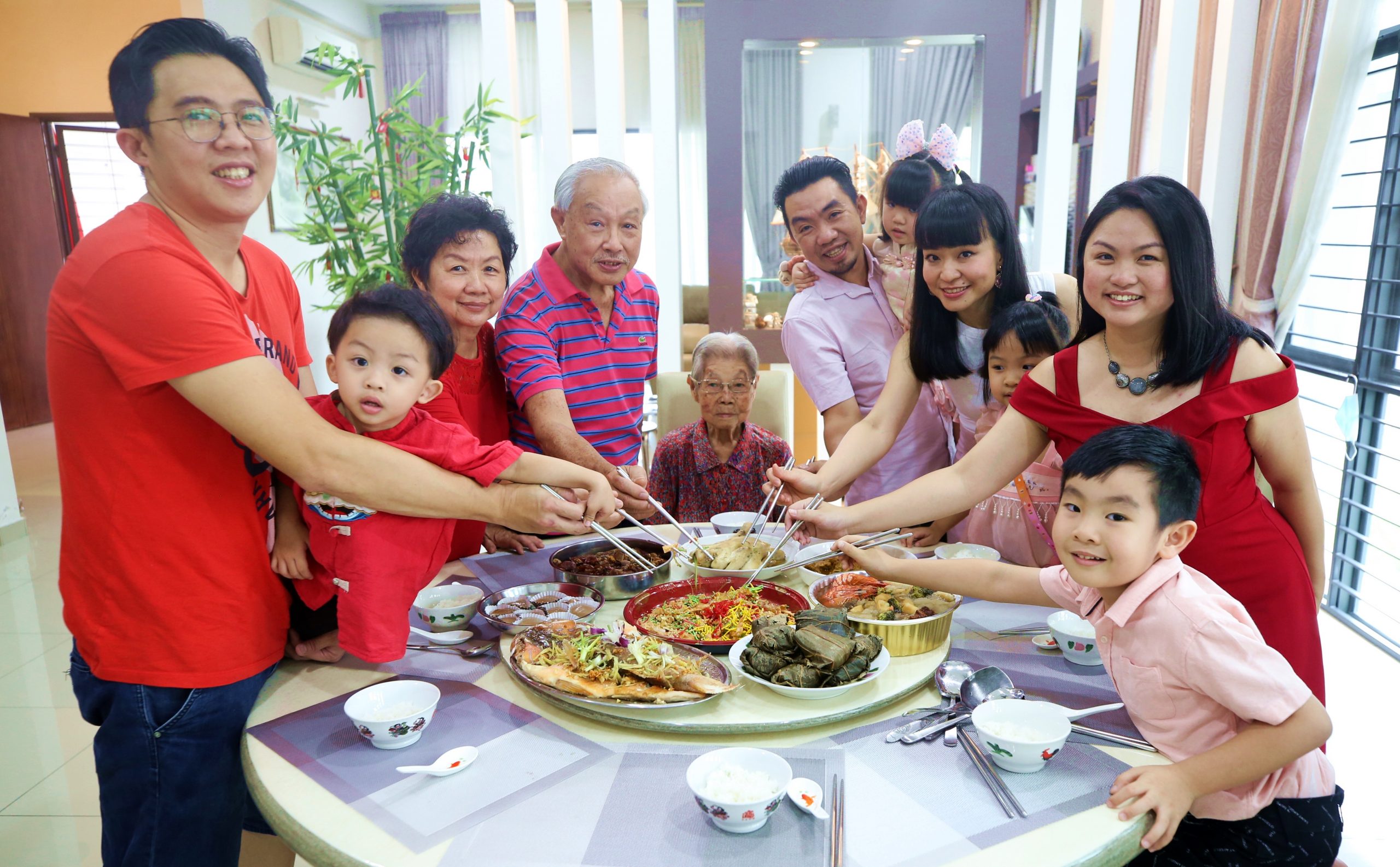 大都会/版头 / 2022松鹤之夜的雪隆区最年长女宝宝 / 多图