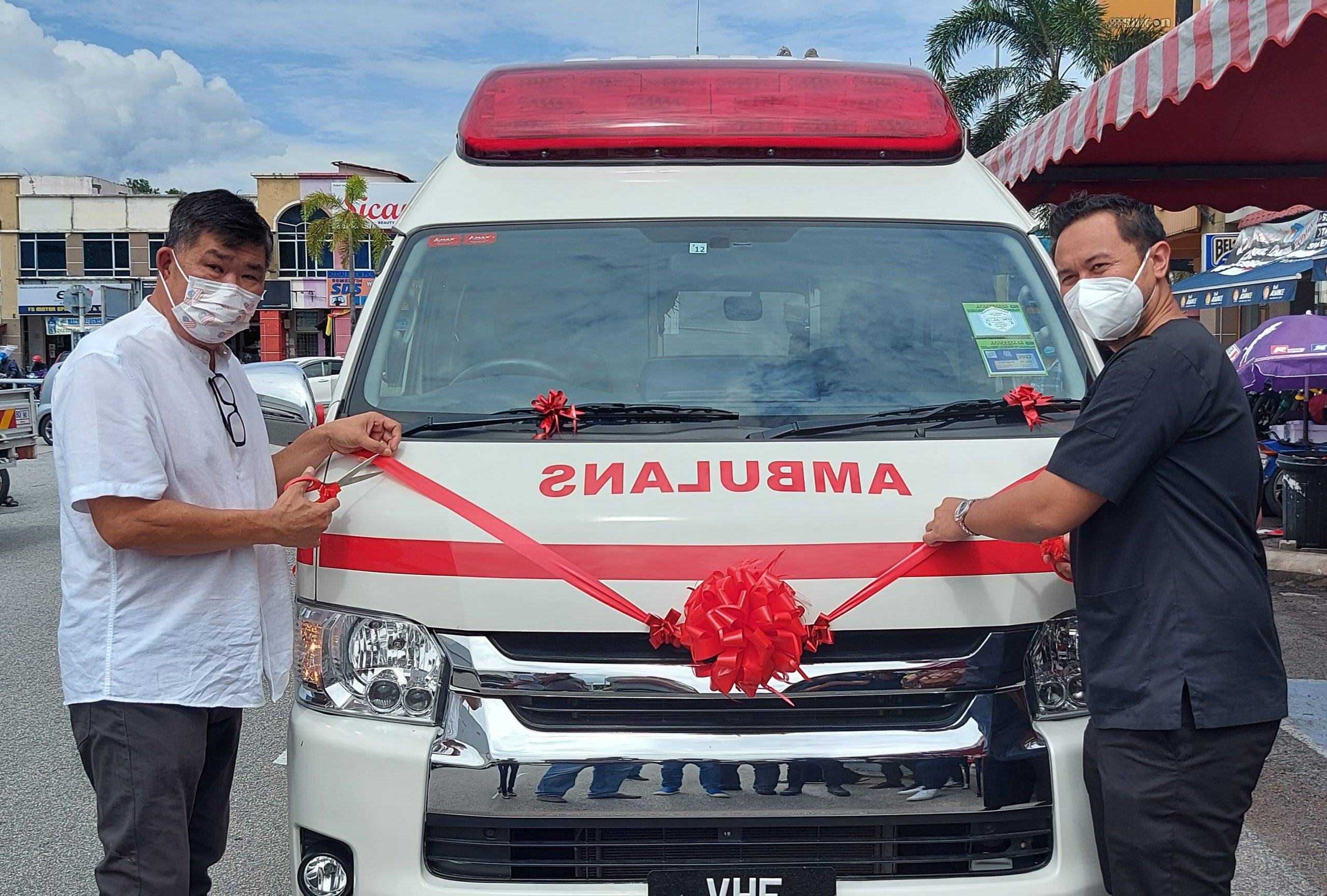 大都会/关志庭59岁生日为士毛月市民提供救护车计划/2图
