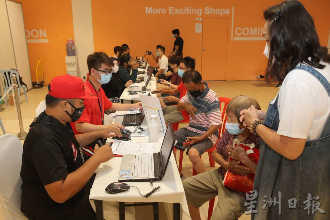 大霹雳时事焦点／佳节后冠病确诊飙升 上门接种加强针激增