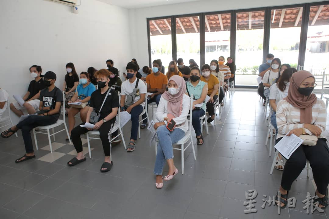 大霹雳时事焦点／佳节后冠病确诊飙升 上门接种加强针激增