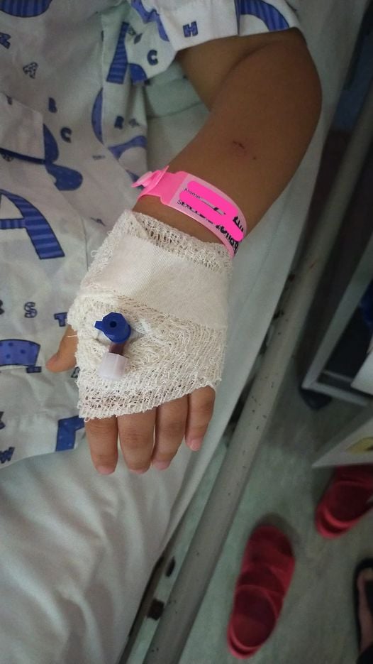 女儿确诊呕吐高烧入院 母亲：这里犹如地狱般恐怖