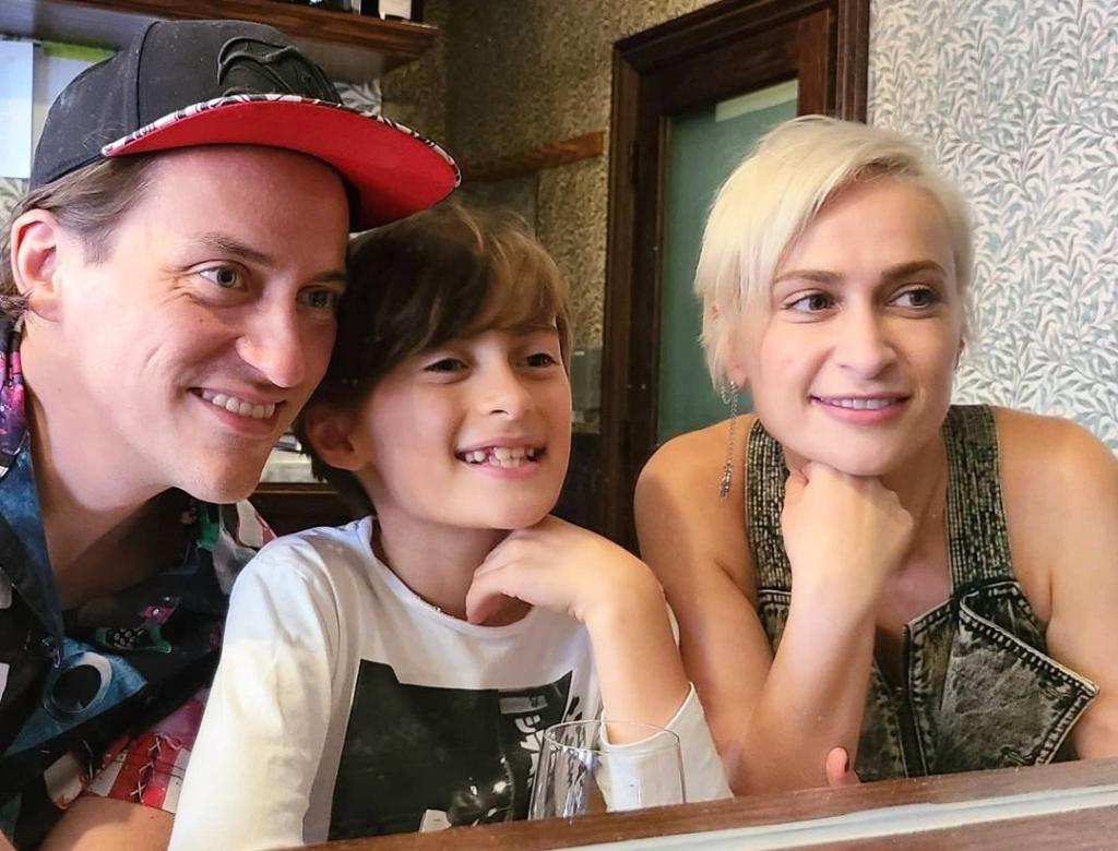 女摄影师片场被杀艾历宝云撇责任　死者丈夫怒骂荒谬	