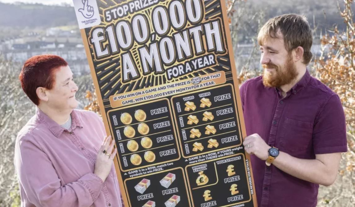 学餐阿姨刮中567万 热爱工作坚持不退休