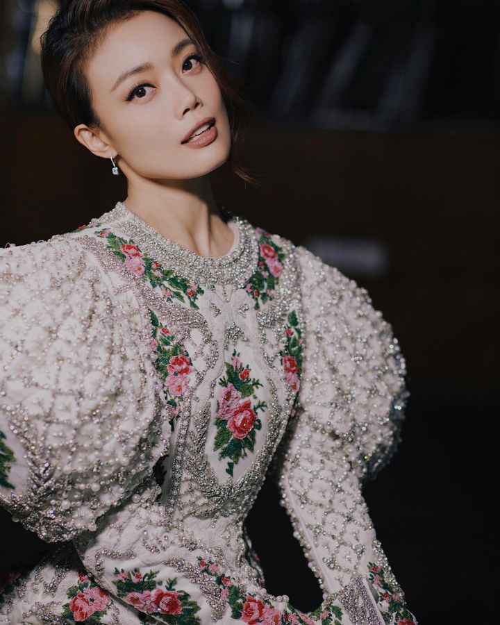 容祖儿疫市卖楼亏59万 传拥12个物业