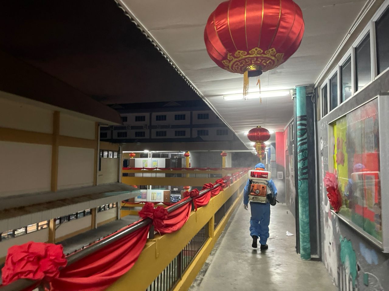 封面（大都会）跟进华小出席率低/7图