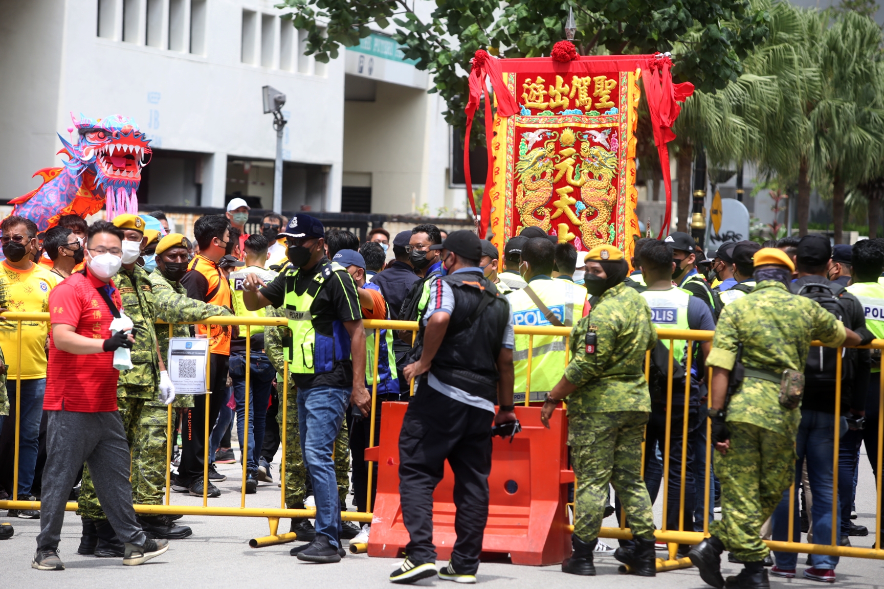 柔佛古庙五尊神明依序回銮上座，新山人的新年正式结束