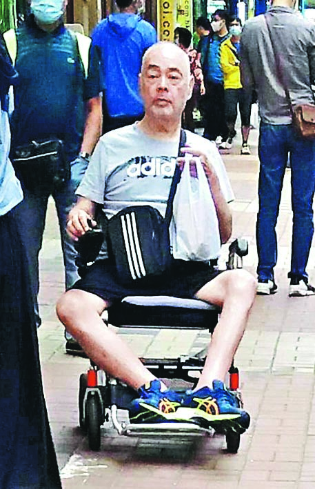 张伟文靠氧气机帮呼吸 经纪人认：情况不乐观	