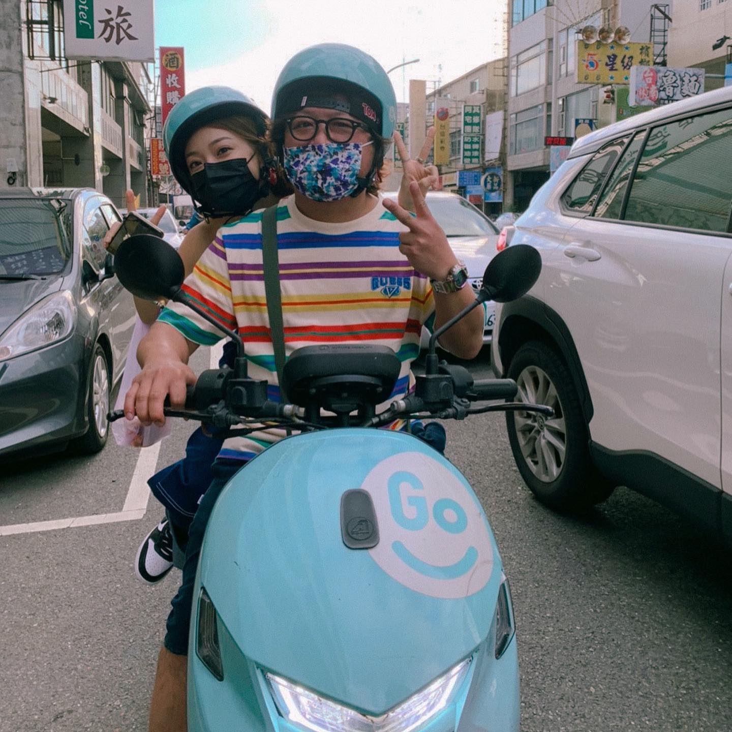 情人节晒纳豆病床照 女友紧握手喊加油