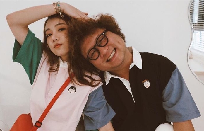 情人节晒纳豆病床照 女友紧握手喊加油