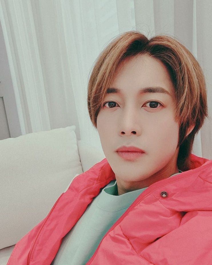 挺过家暴孩子的妈丑闻 金贤重闪电宣布结婚