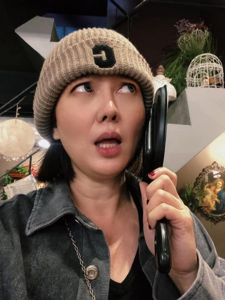 搭车开窗遭司机赶下车 苗可丽怒火狂烧结局反转