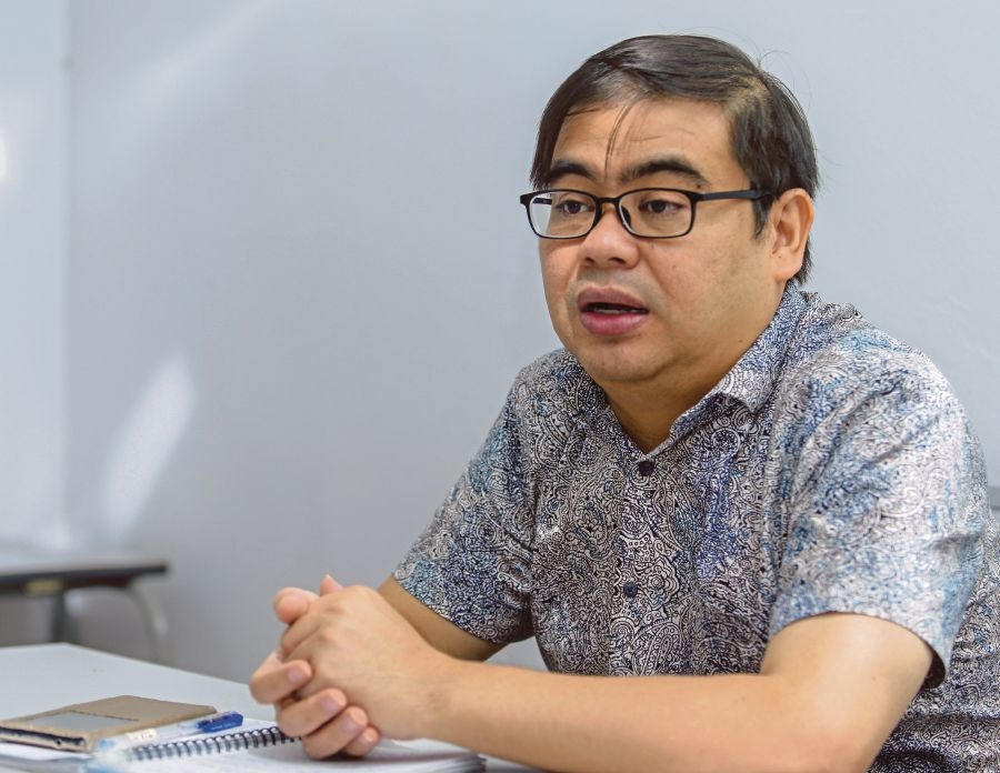 政治元老被点名退休!评论员:阻挡优秀年轻领袖上位