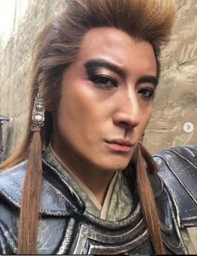 方力申古装造型撞脸石修 郑秀文赞好正