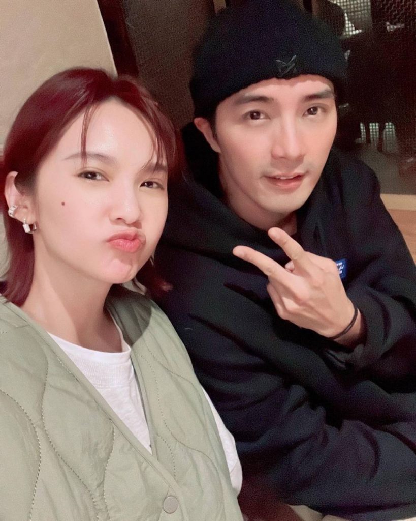 晒与2大男神合影 王传一“催生”杨丞琳