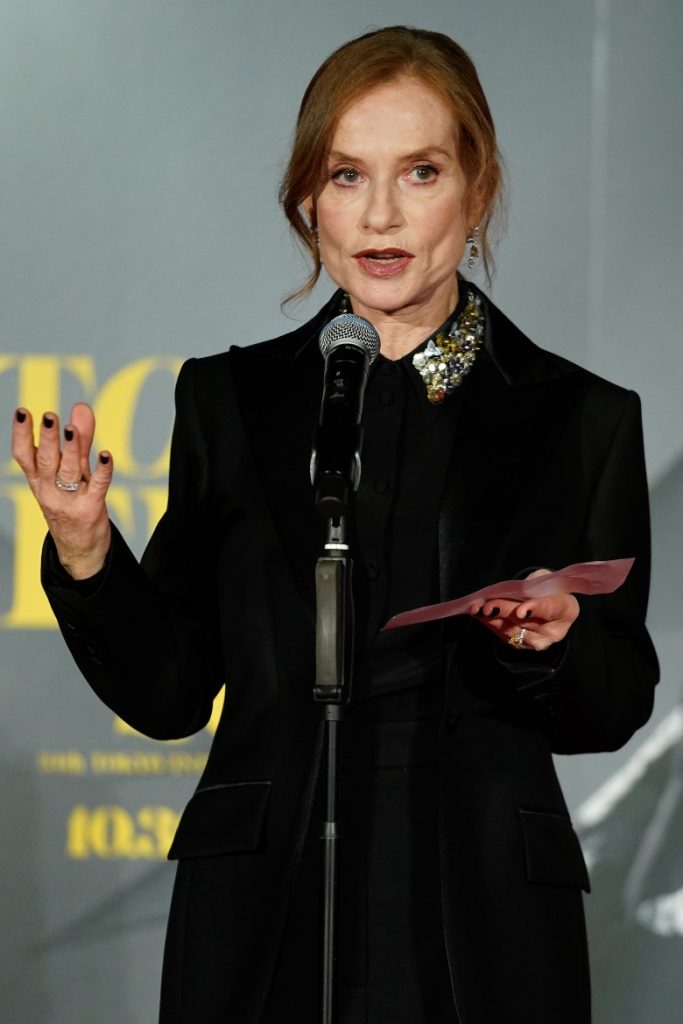 柏林影展|伊莎贝雨蓓确诊 亲领终身成就奖喊卡