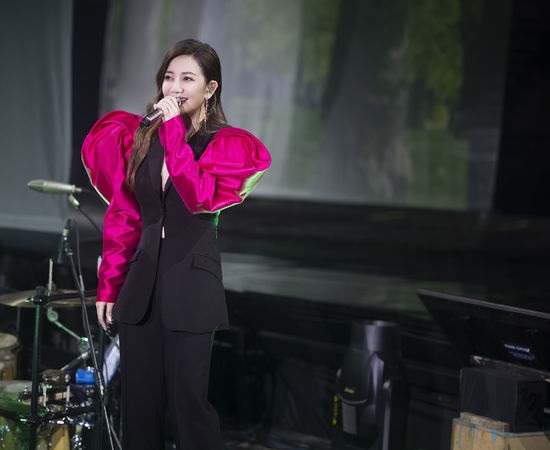 梁静茹开唱落泪 吴宗宪瞎扯“我们偷生孩子”