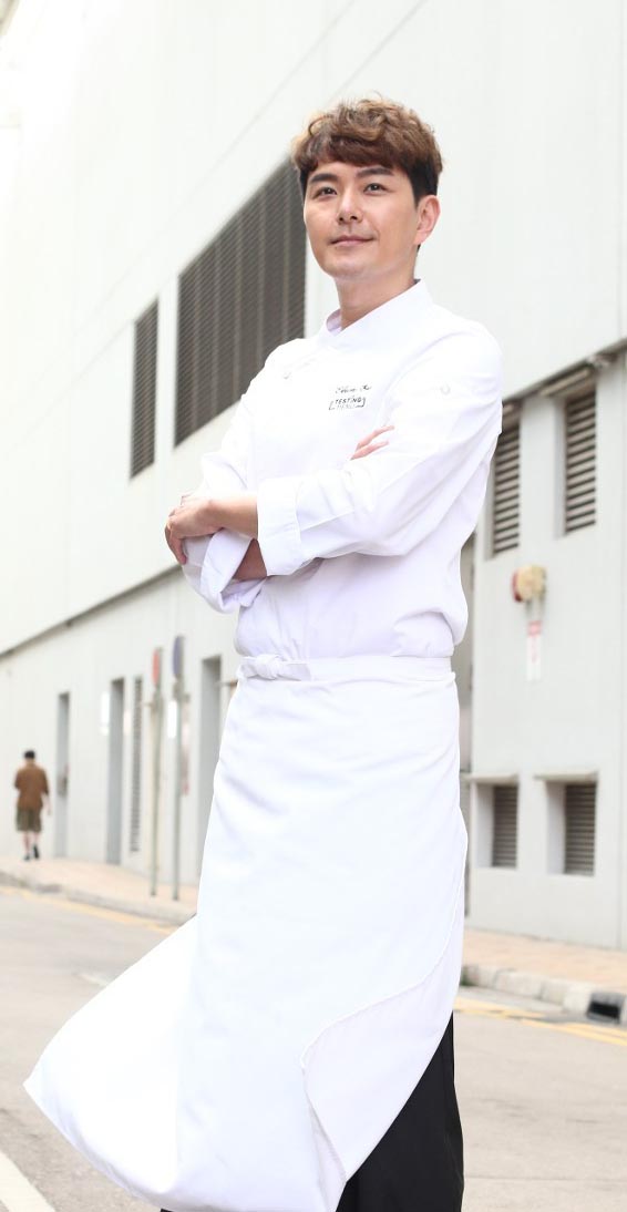 港疫情严峻   张柏芝携3岁儿超市扑粮 