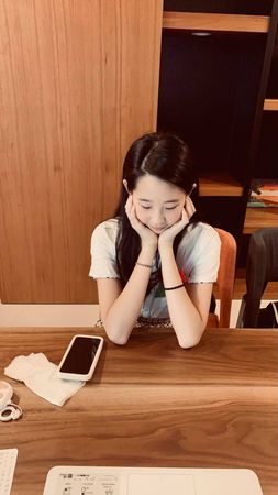 爱女13岁生日萌照曝光 冠佑紧张直呼“不要太早谈恋爱”	