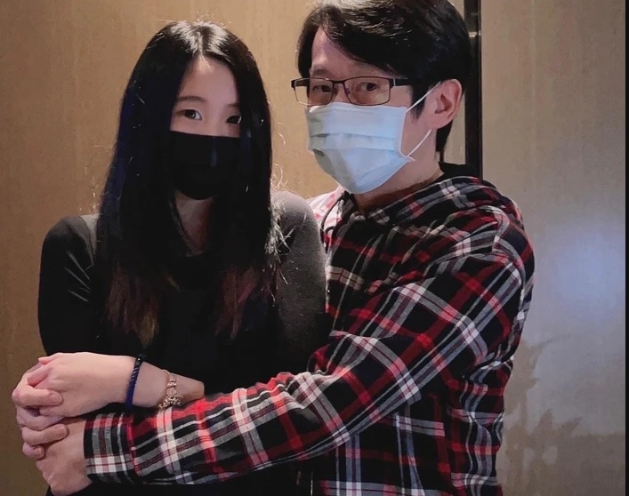 爱女13岁生日萌照曝光 冠佑紧张直呼“不要太早谈恋爱”	