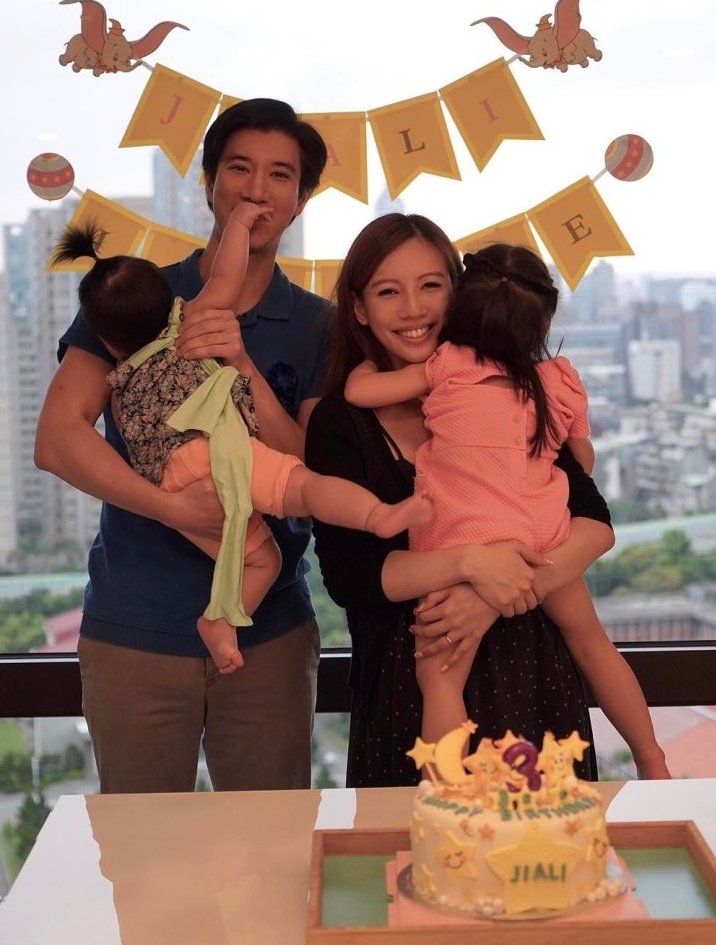 王力宏李靓蕾正式离婚 网曝法院3文件