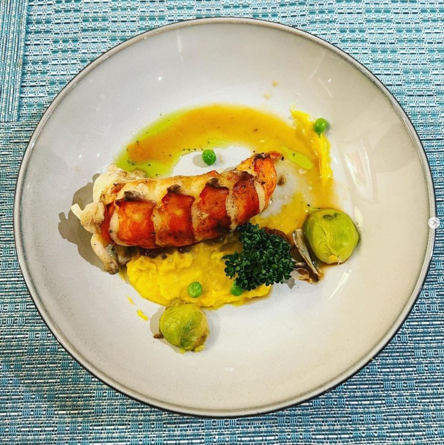 男友亲掌厨3道菜太惊艳 　陈乔恩捧红酒等投喂