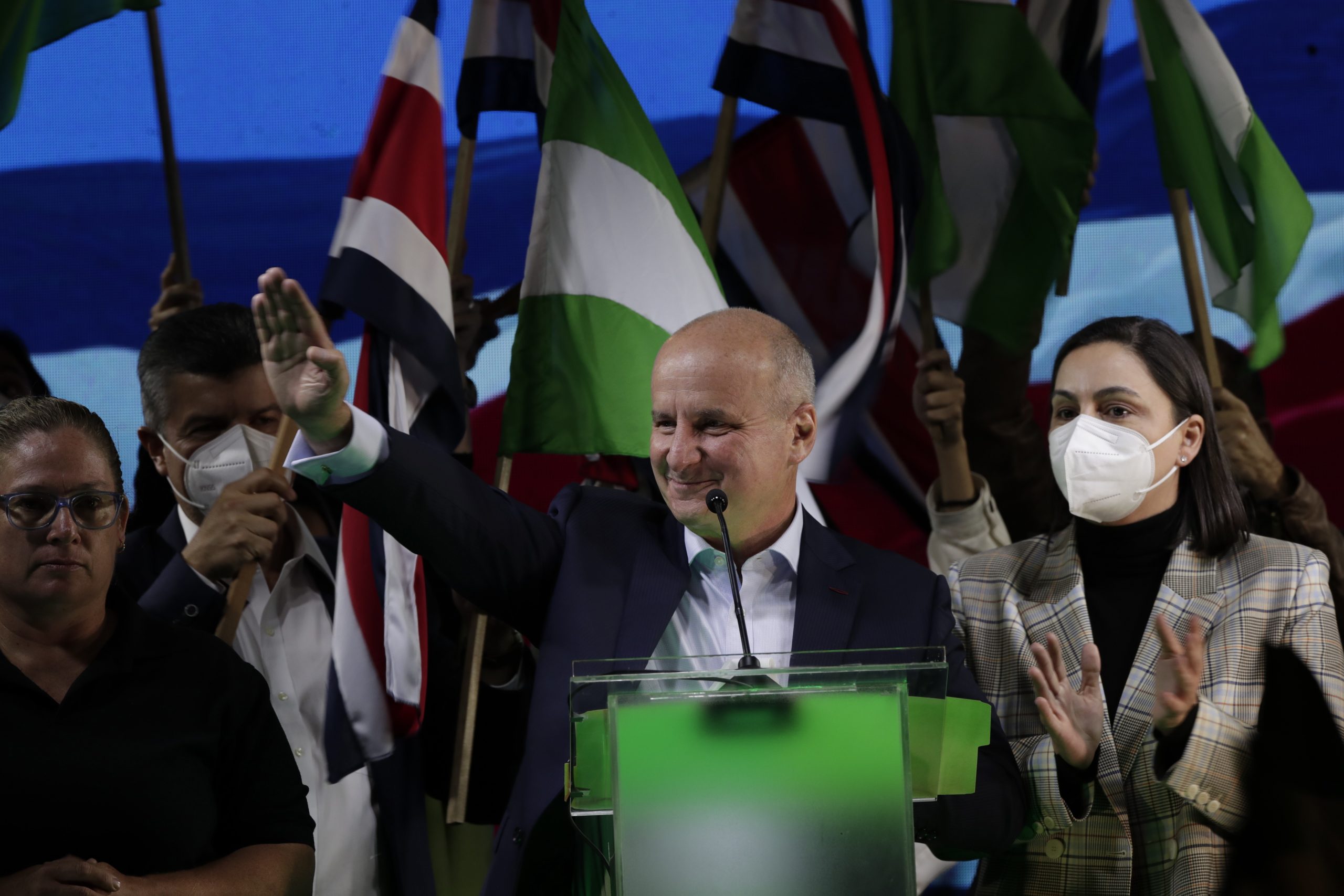 看世界/哥斯达黎加25候选人角逐总统 执政党笃定惨败 前总统选情看好