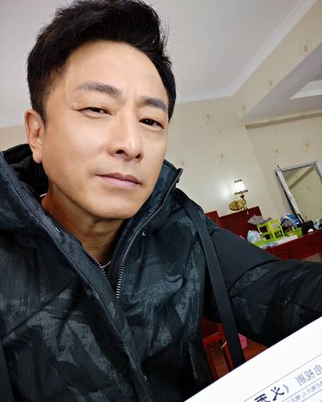 确诊联系不上医院 张松枝︰我只能自救