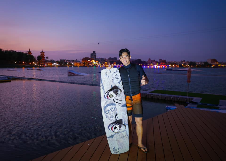 祖雄晒抓雕照玩出火 IG帐号无预警被消失