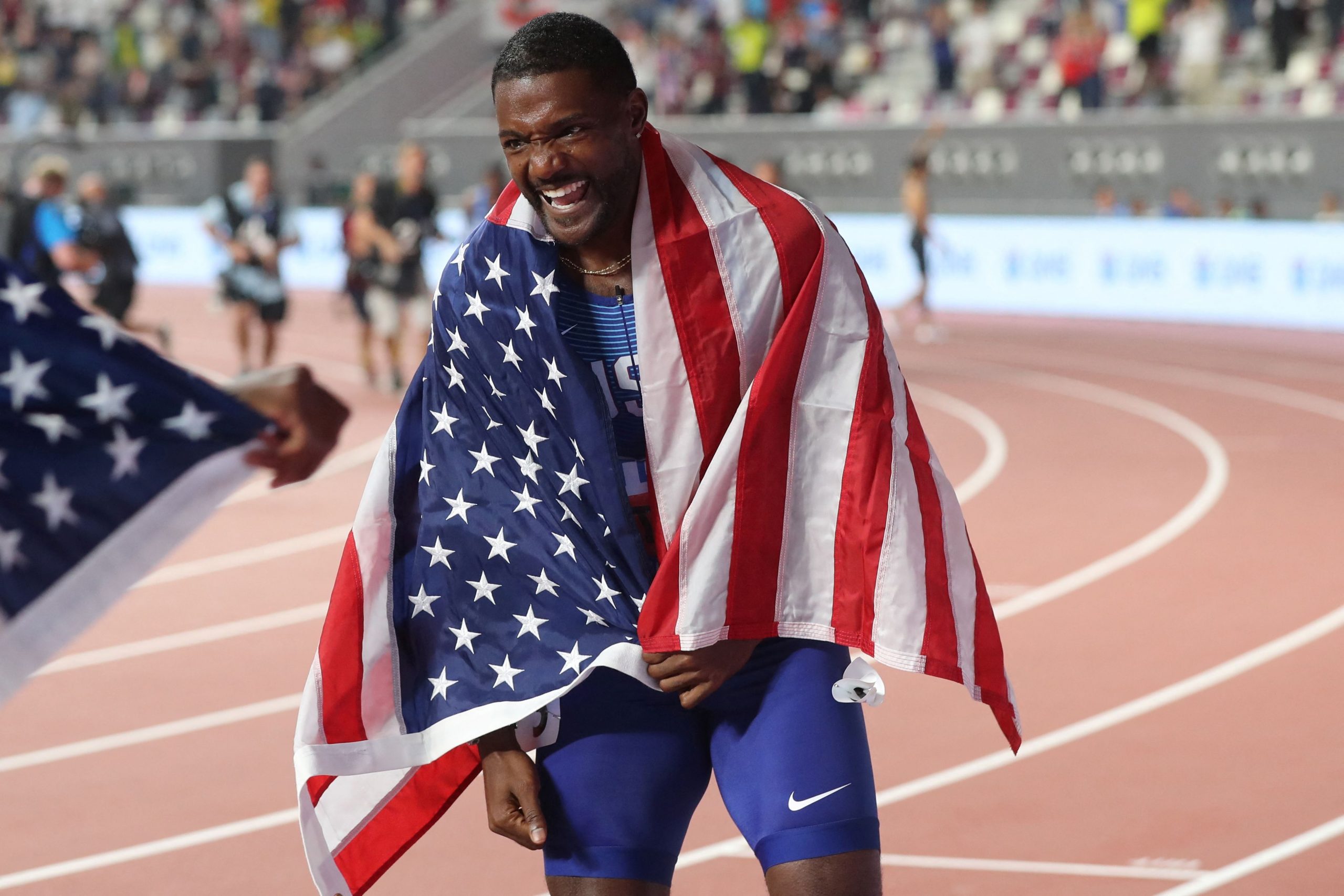 结束传奇与争议生涯 加特林退役致敬跑道