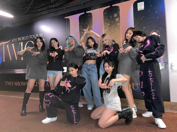 网传开条件单飞不解散.周子瑜@TWICE续约JYP 3年