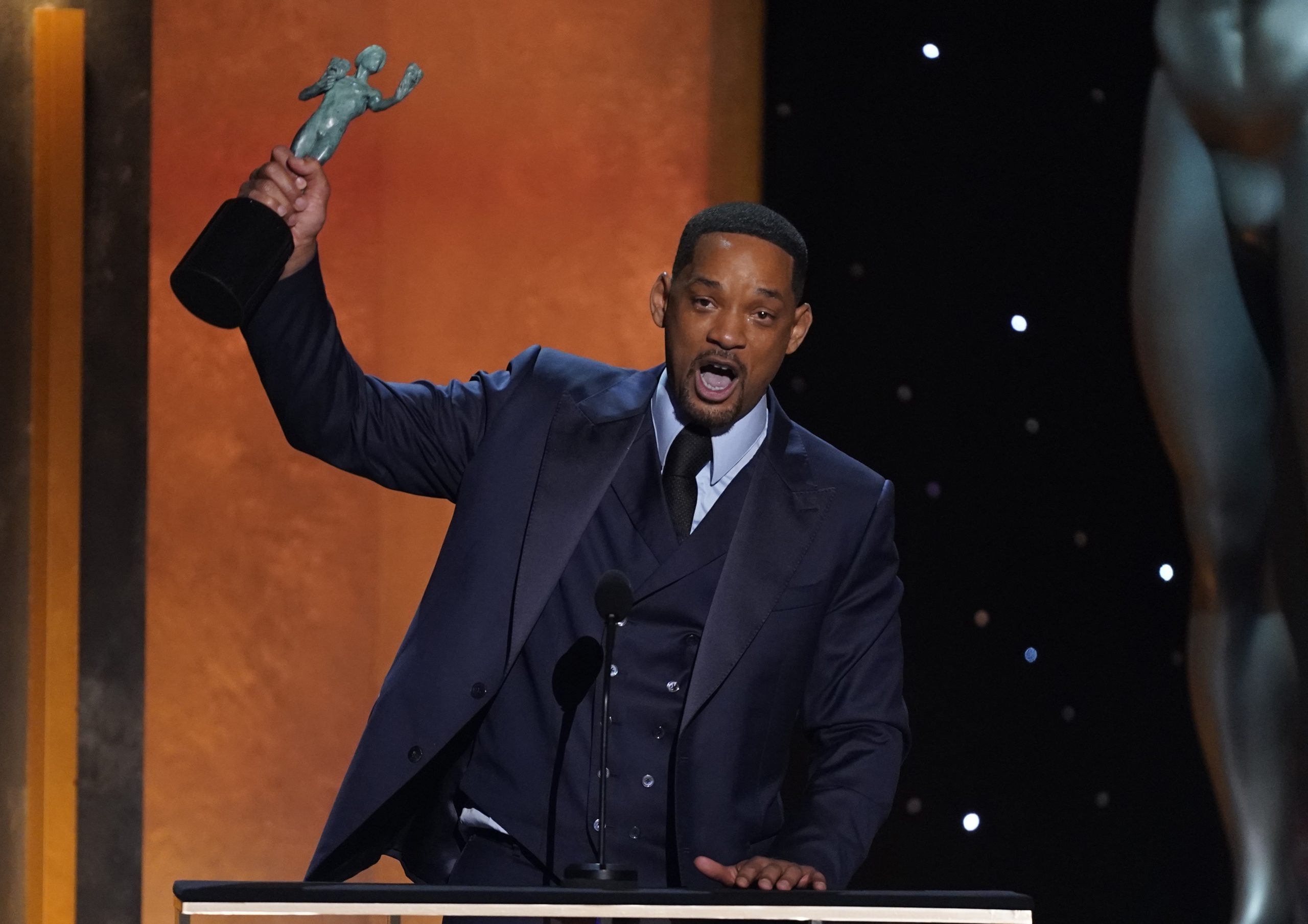 美国演员工会奖|与郑好娟改写纪录 李政宰封帝喊:出大事了