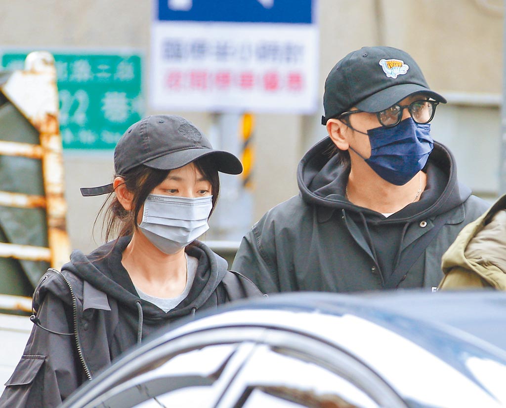 考量小孩未满月 明金成告别式延期