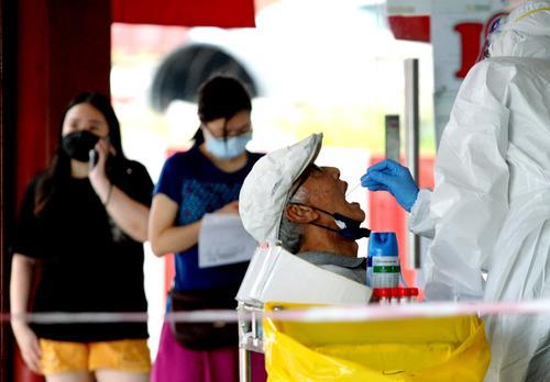 被列“密切接触”医护员无需隔离 凯里:或扩大到各行业