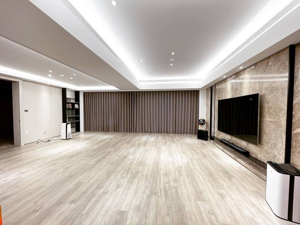 许维恩100坪豪宅曝光  1个马桶要价近2万