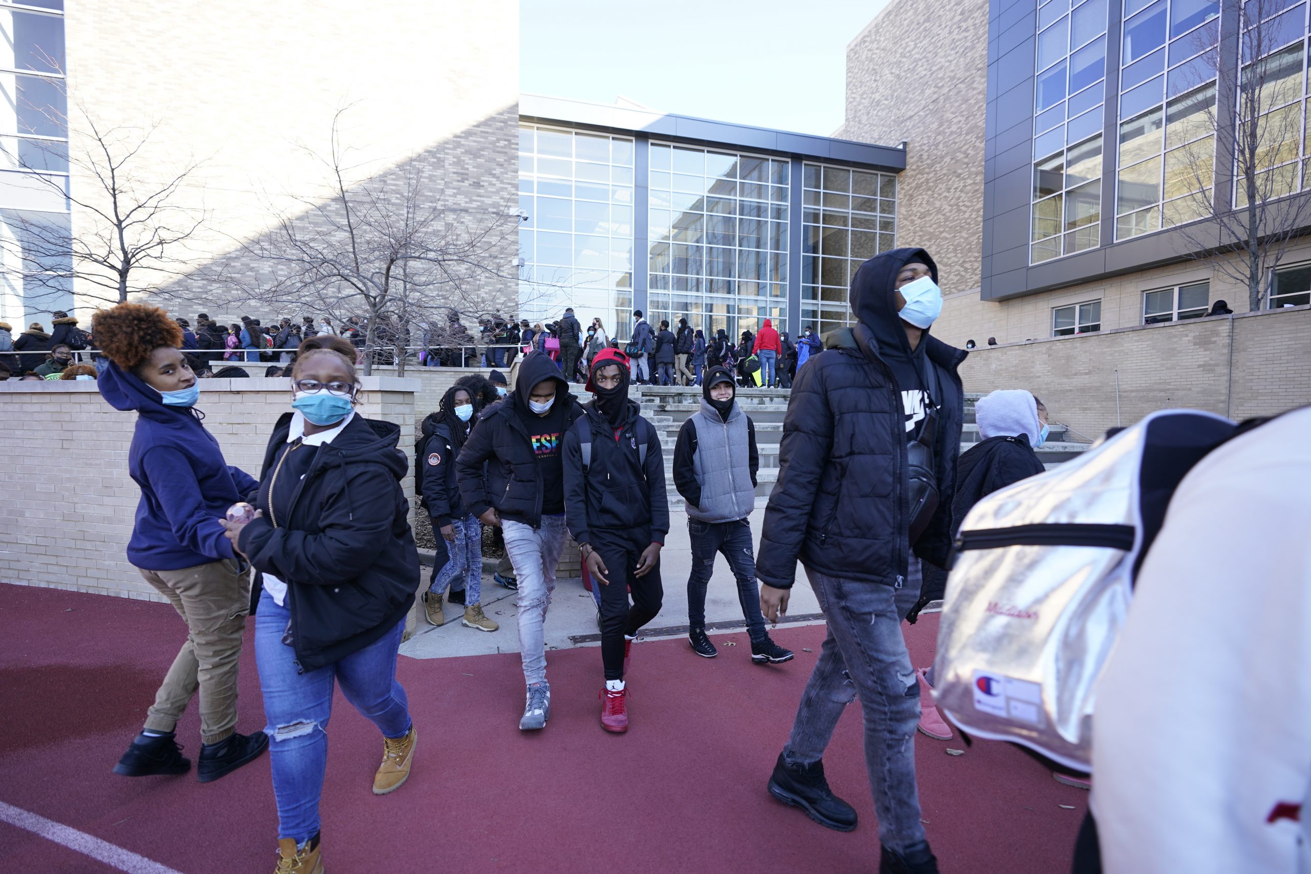  贺锦丽夫婿参加华府学校活动 因炸弹恐吓紧急疏散