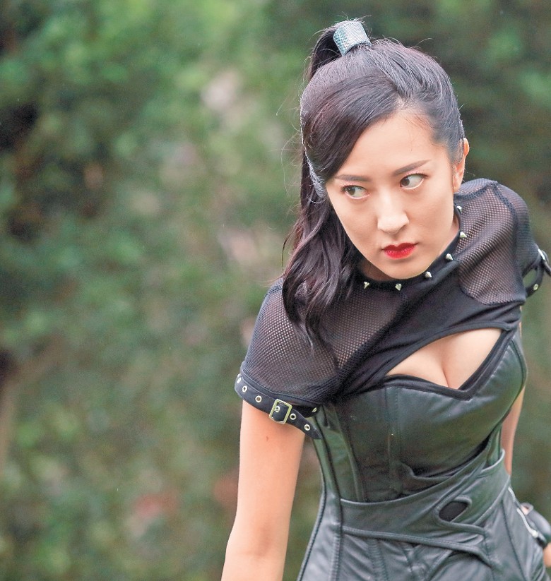 跑车接载伍允龙爆绯闻 唐诗咏:不用小题大做