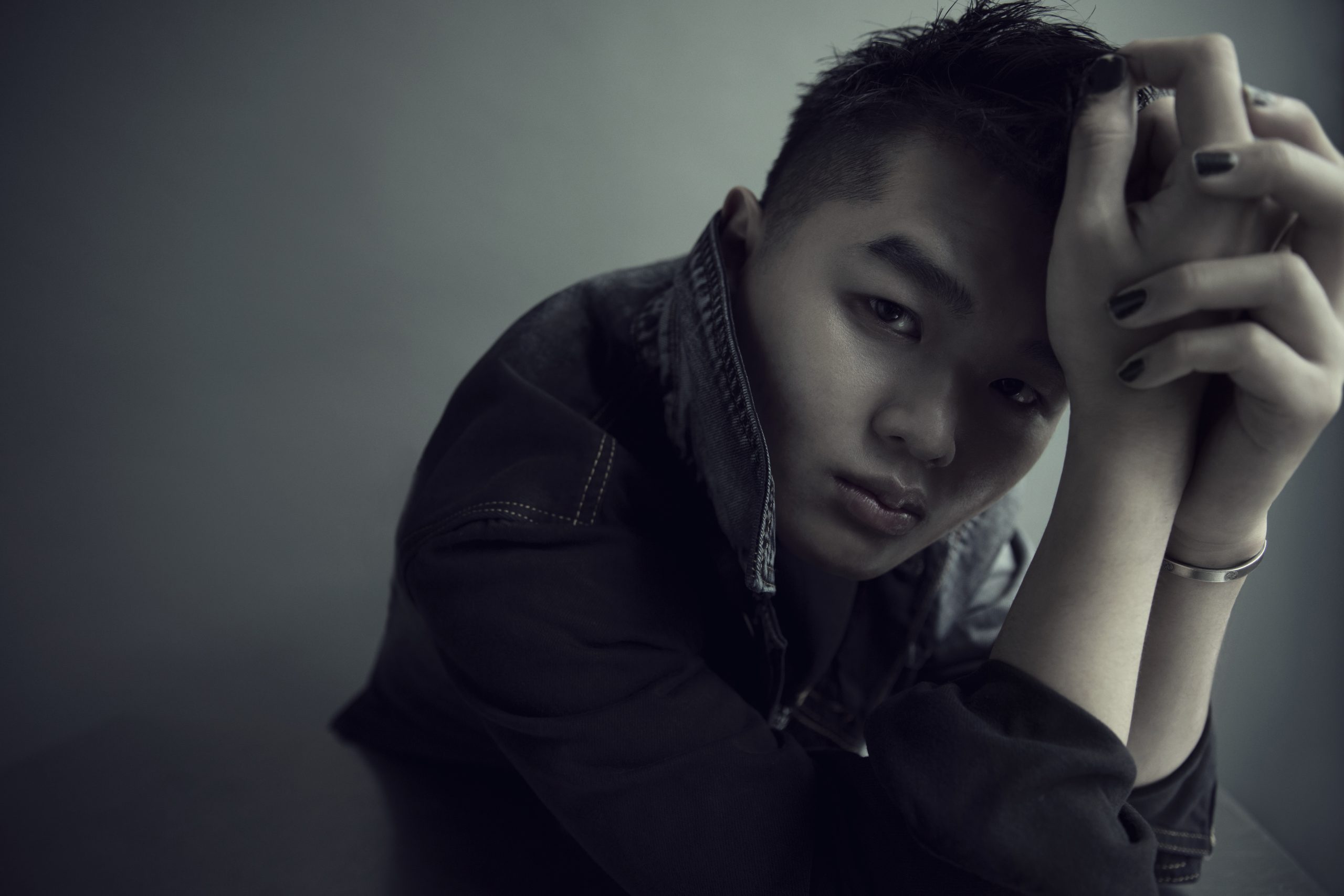 重唱悼念父亲旧作释放悲痛 陈耀威终圆歌手梦