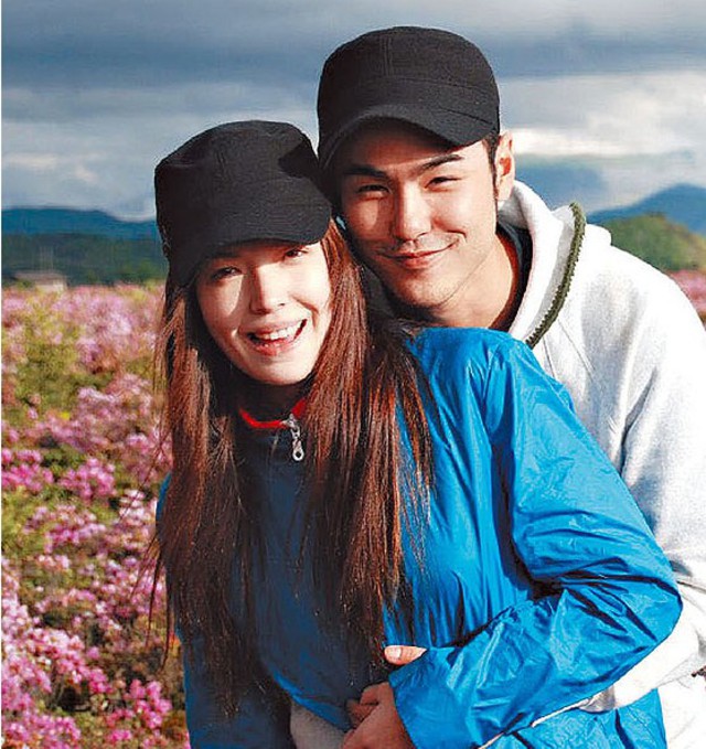 阮经天官宣恋情 晒合照认爱圈外素人