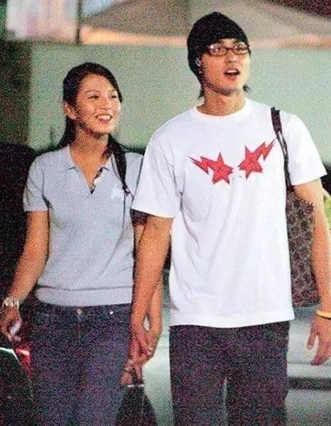 阮经天官宣恋情 晒合照认爱圈外素人