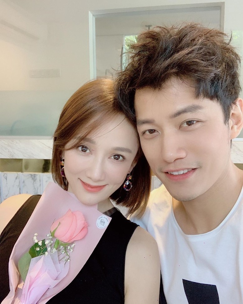 陈乔恩男友曾伟昌街头作画  引来警察关切