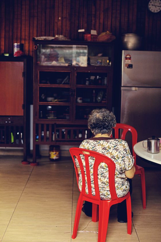 陈子韩/时光从背嵴爬过