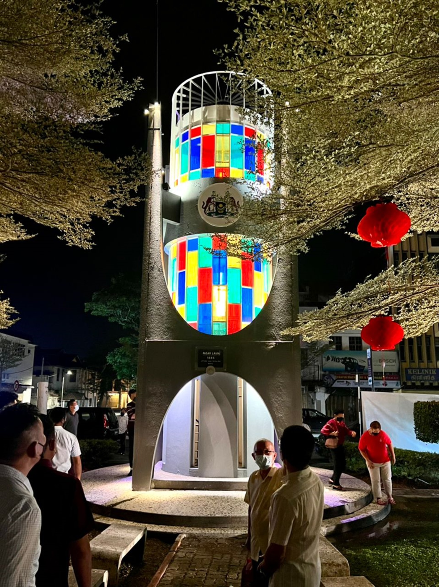 霹:9日见报/封底主文/生活画页